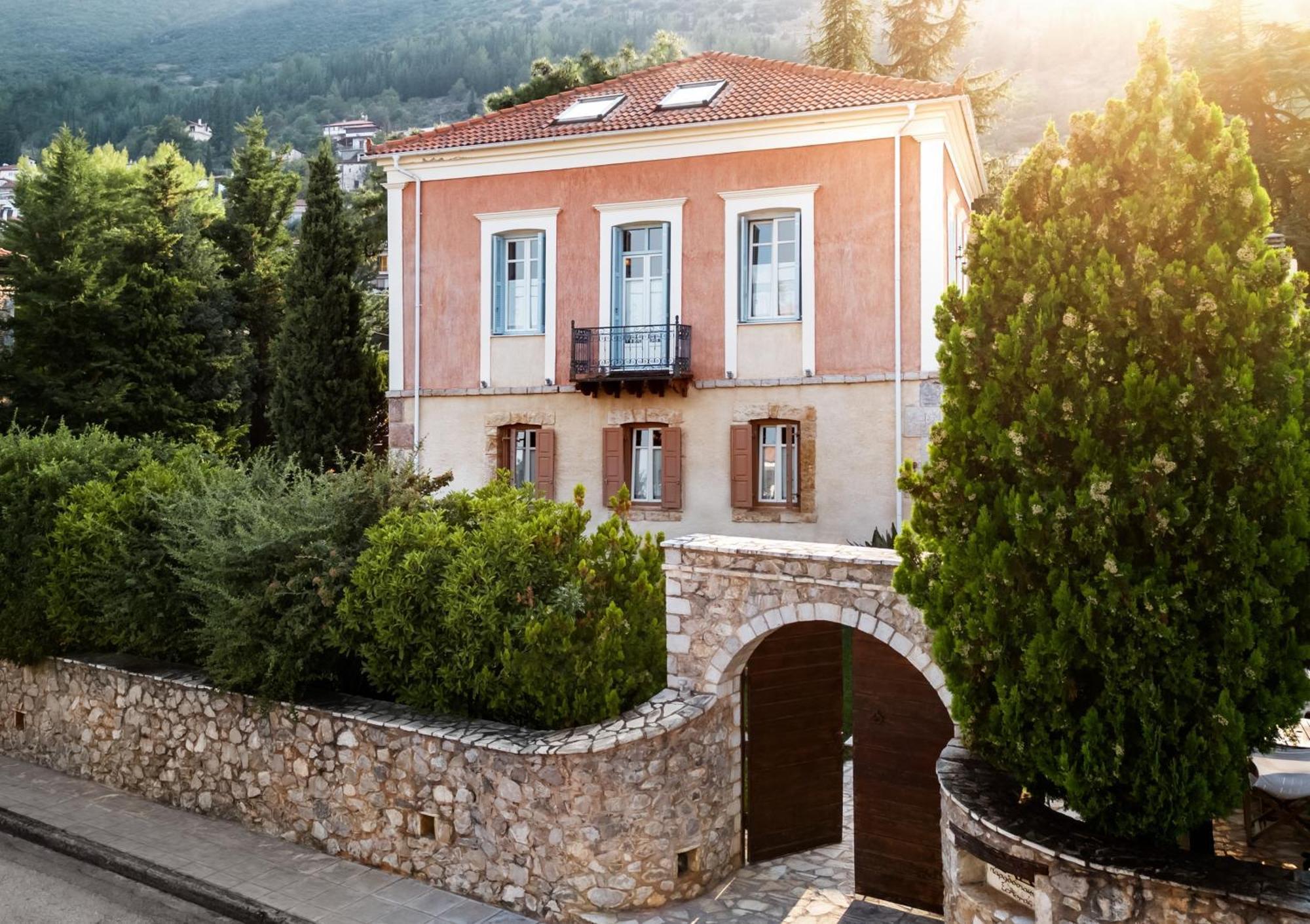 Archontiko Parnassus Dadi Otel Amfikleia Dış mekan fotoğraf