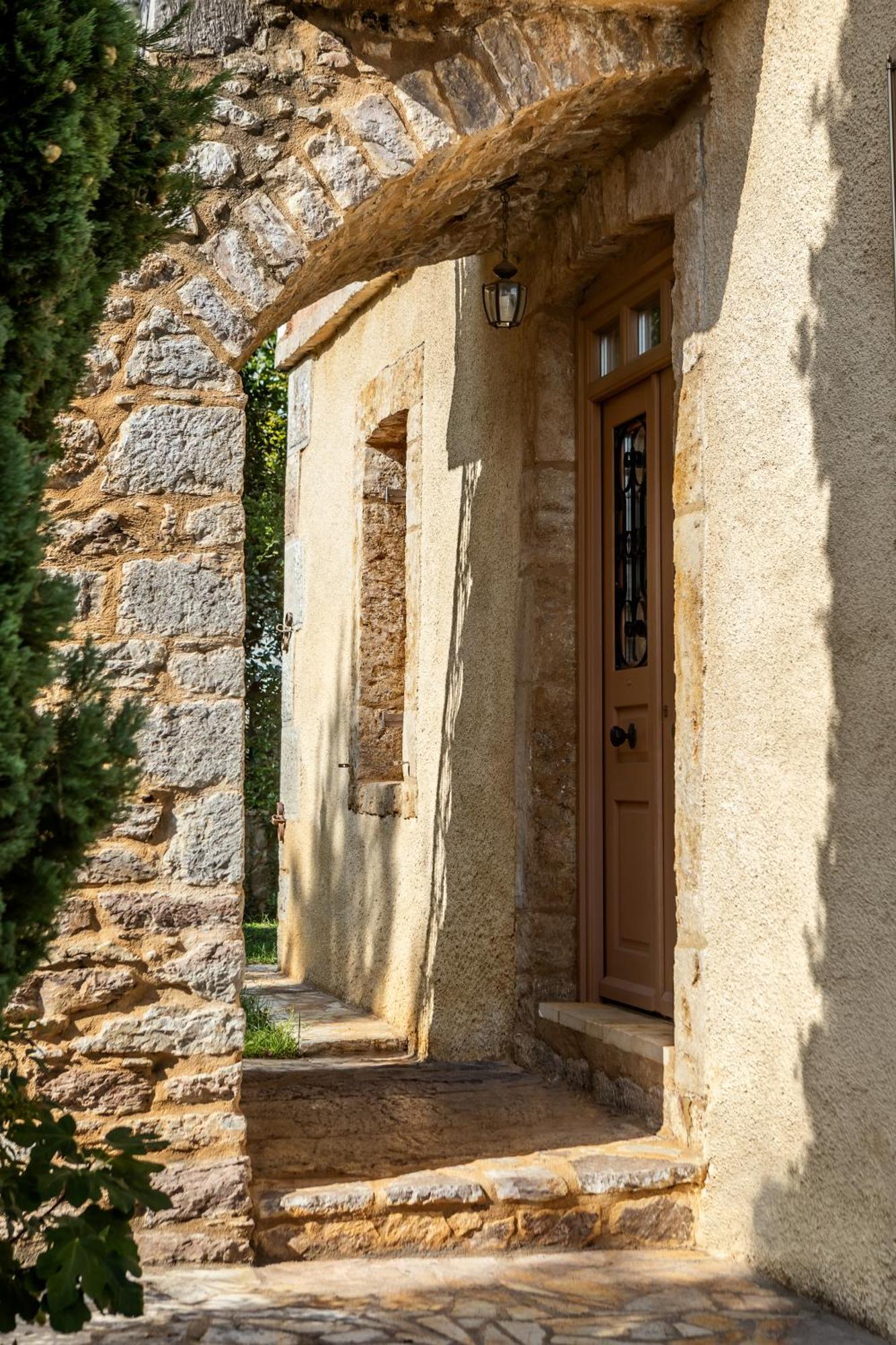 Archontiko Parnassus Dadi Otel Amfikleia Dış mekan fotoğraf